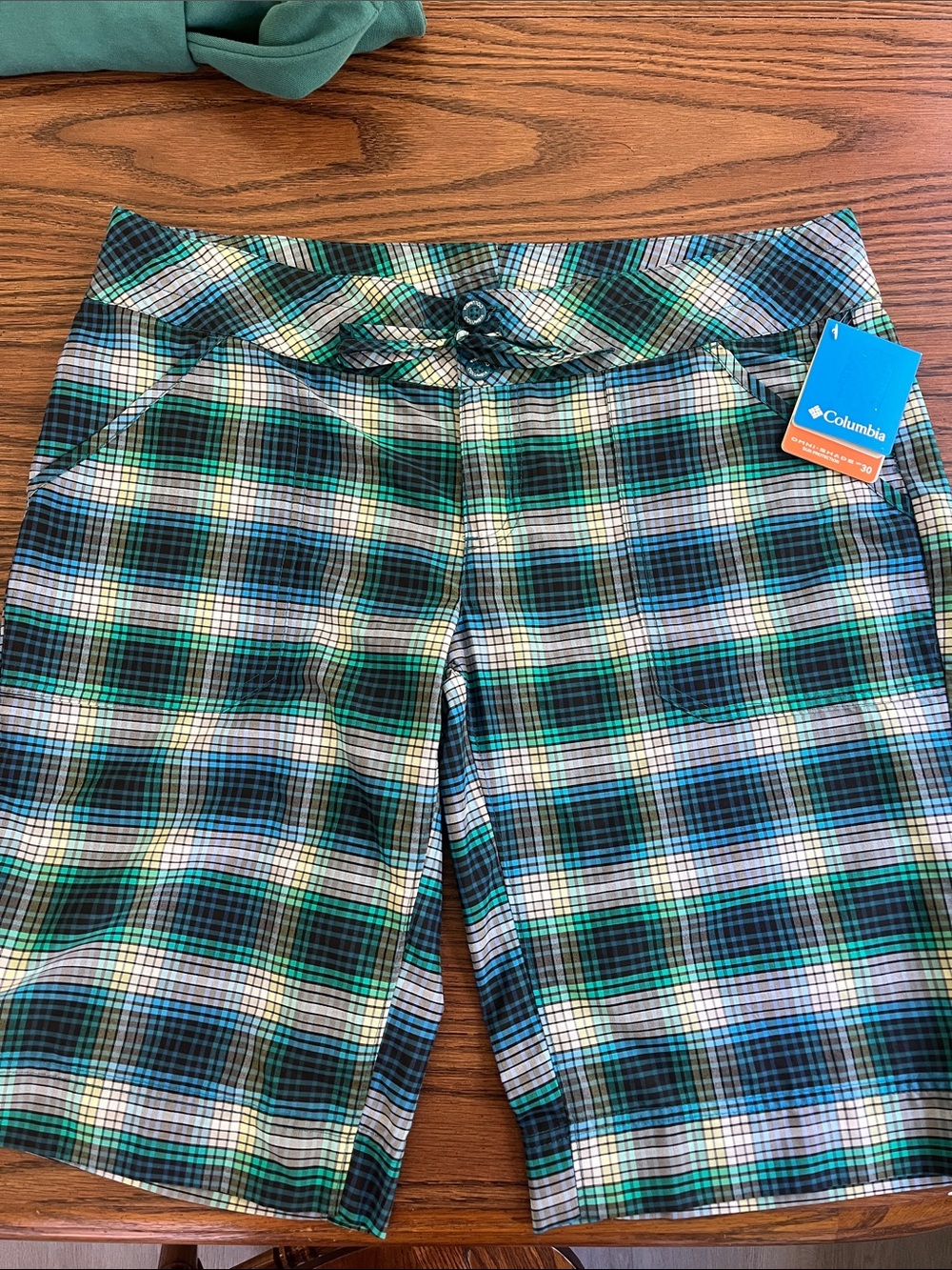 Columbia Teal Green Blue Plaid Women’s Shorts
